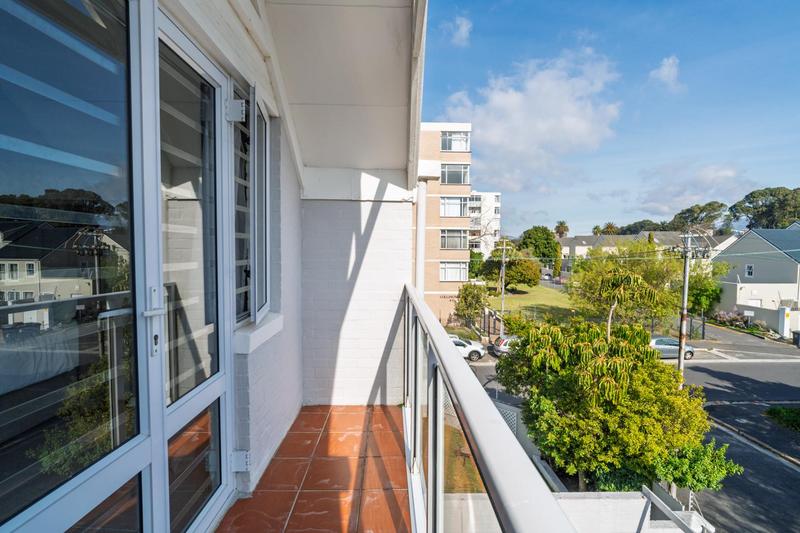 3 Bedroom Property for Sale in Harfield Village Western Cape